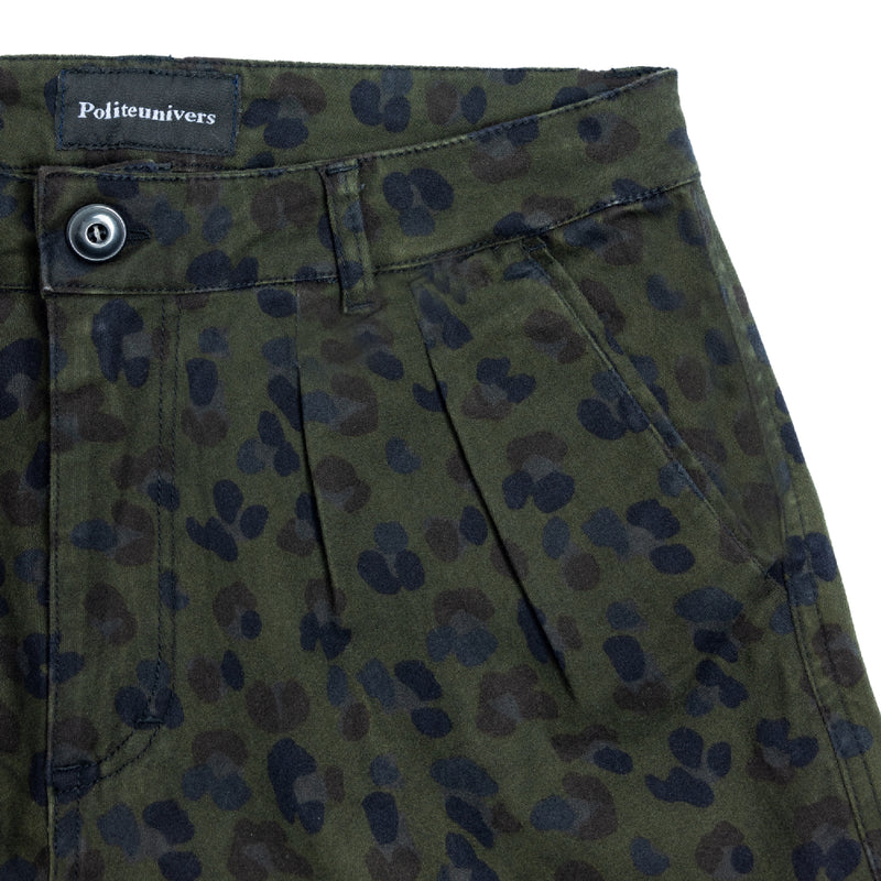 Double Pleated Short - Dark Leopard